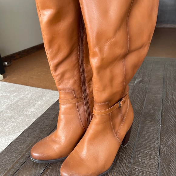 Beautiful Naturalizer Wide Calf Boots - Picture 1 of 6